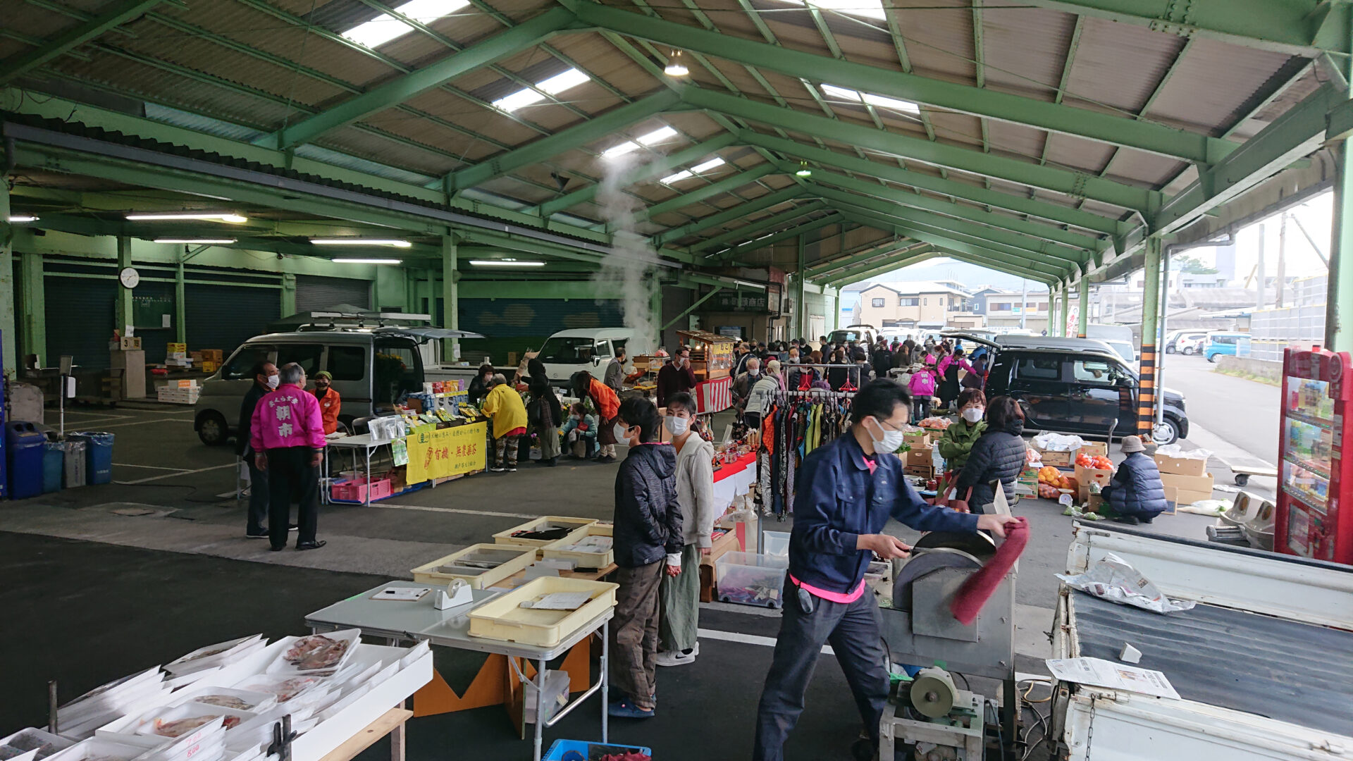 毎月第三日曜日は「まくらざき青空朝市」開催